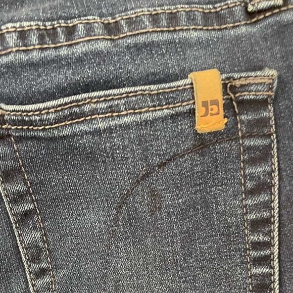 Dark Blue Denim: JOE’S Skinny Ankle Jeans. - Picture 6 of 7